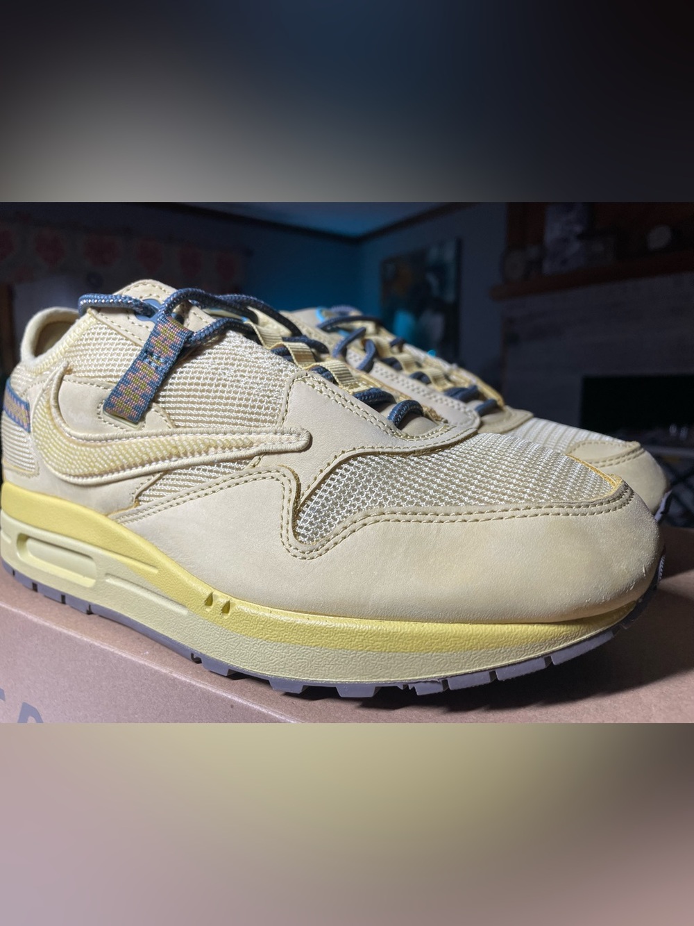 Nike Air Max 1
Travis Scott 🌵Cactus Jack 🌵Saturn Gold
8M - Picture 6 of 11